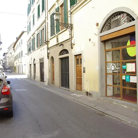 Centro Citta Quartiere Oltrarno Con Una Camera Da Letto 아파트 *